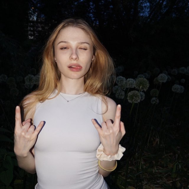 твич оли к.