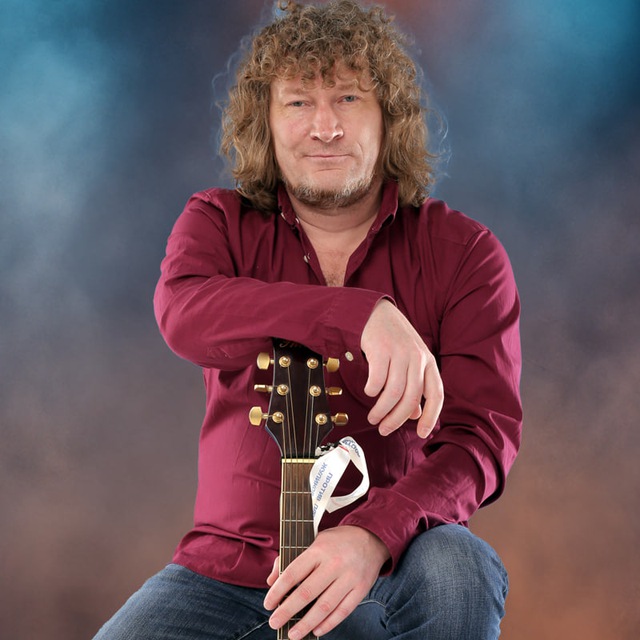 Михаил Ежов (ЕжоFF Band)