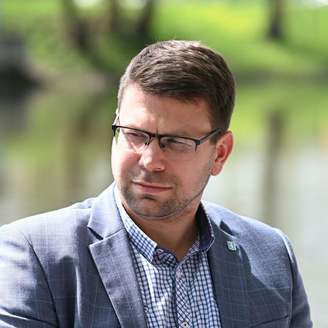 Антон Иванов