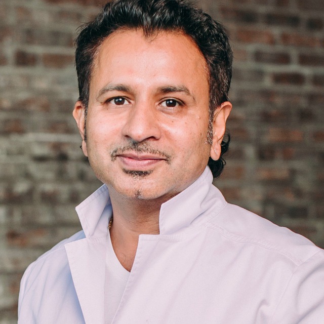 Стоматолог Dr. Kapil Khurana