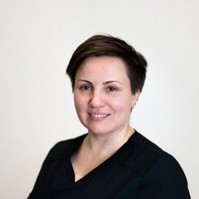 Хирург-имплантолог Валентина Логинова. Санкт-Петербург