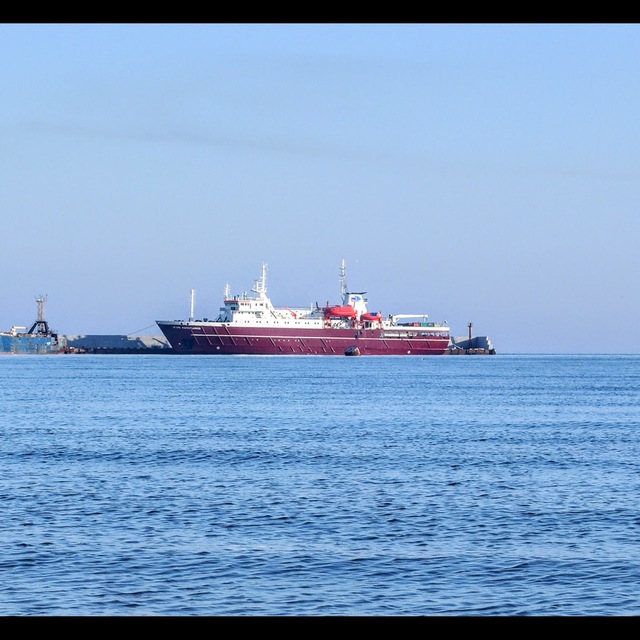 Морской порт Южно-Курильск?