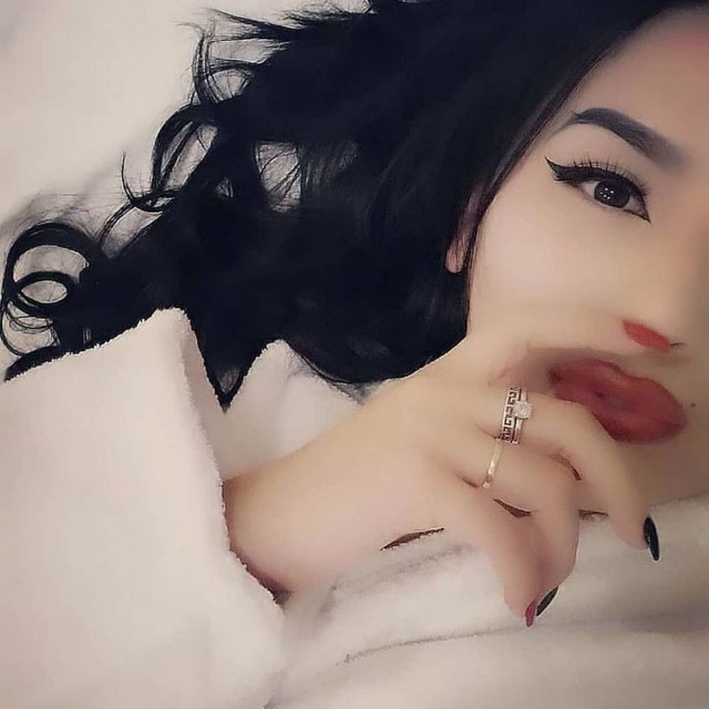 Yosh erkaklar bilan porno etuk fohishalar Rebekkadan jinsiy komikslar