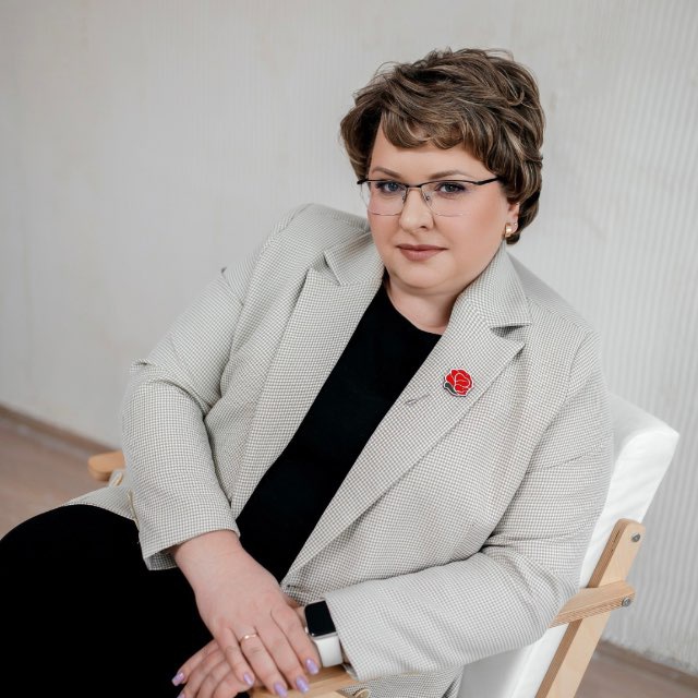 Анна Суница