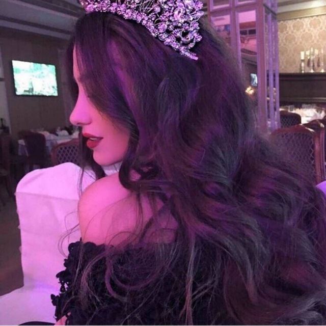 Erining oldida xotinning olomon pornosi