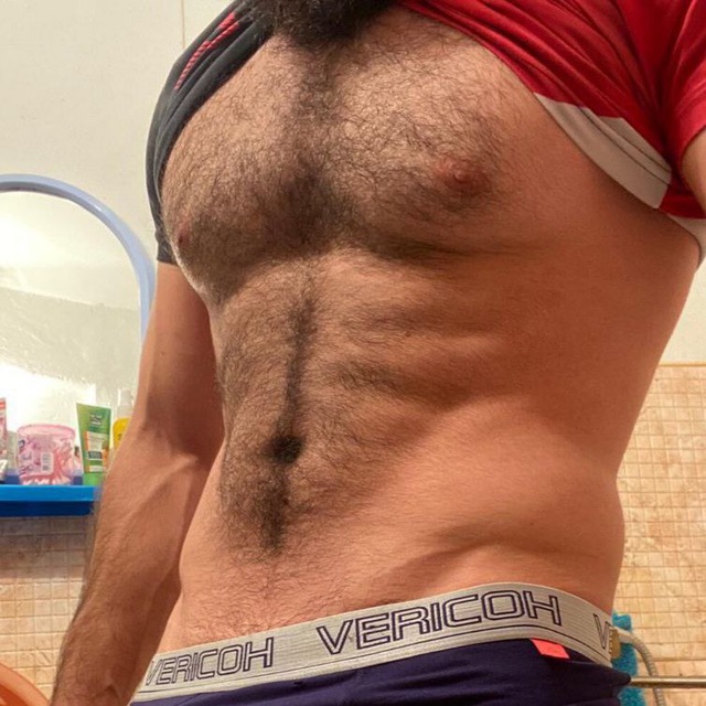 Танымал тележүргізушінің жалаңаш бейнесі Гинекологтың кабинетінде мастурбация