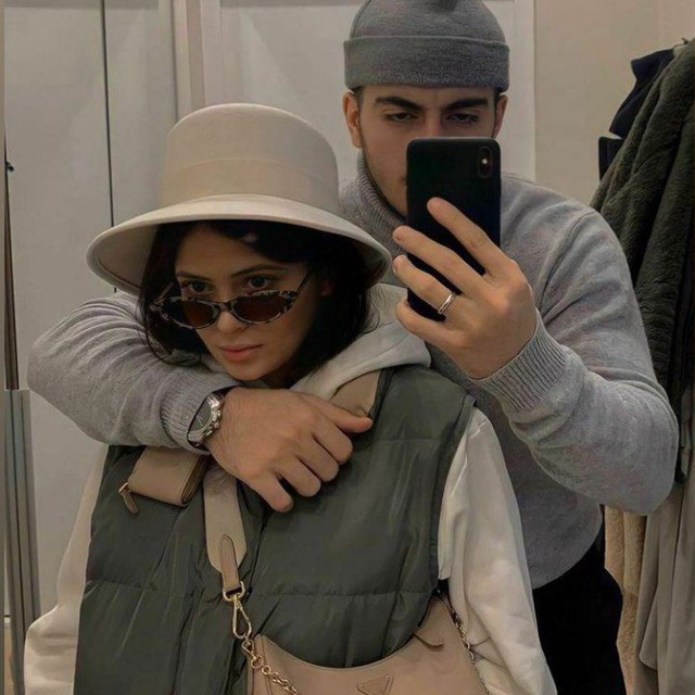 Natasha Koroleva mushuki bilan (barcha fotosuratlar) Tananing squirt uchun porno olib