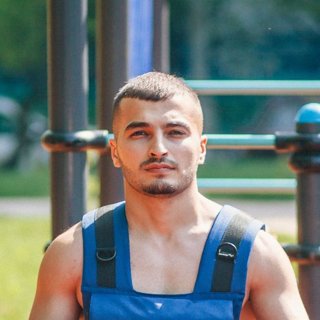 Манвел – эксперт по...